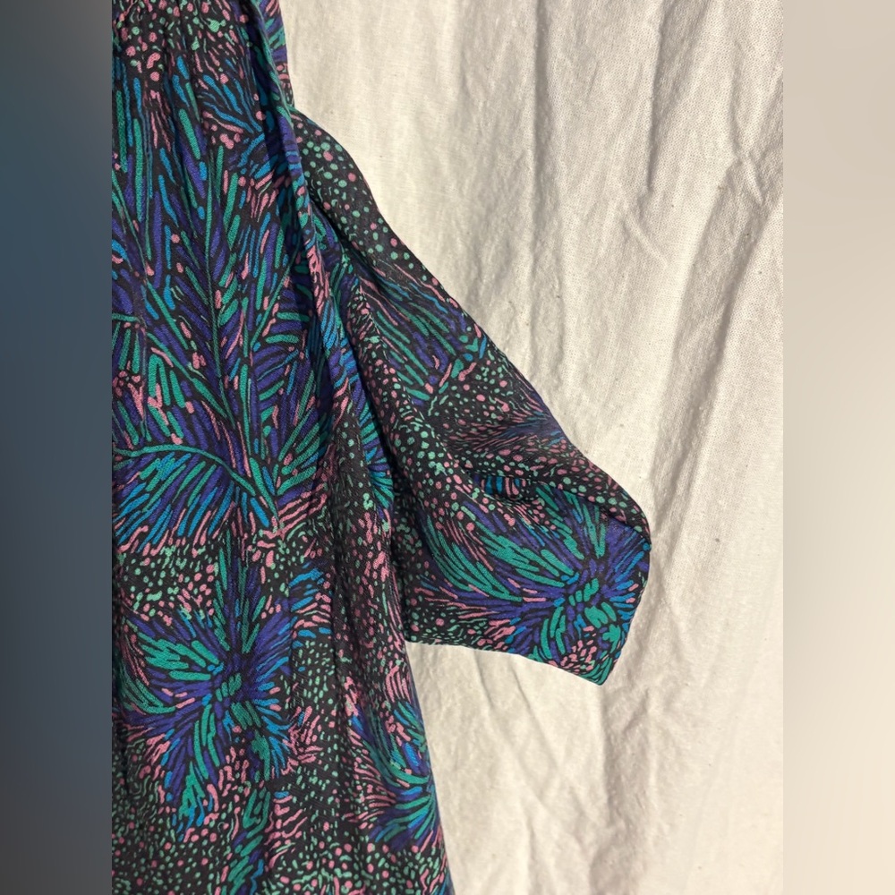 Vibrant Floral Print maxi dress with open back - Teal, Purple, Pink - Picture 3 of 6